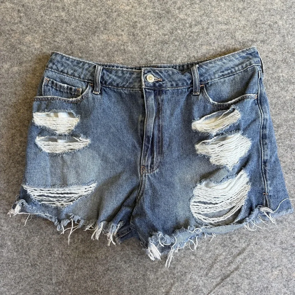 Hollister Shorts Womens 13 W31‎ Ultra High-Rise Vintage Relaxed Distressed Denim